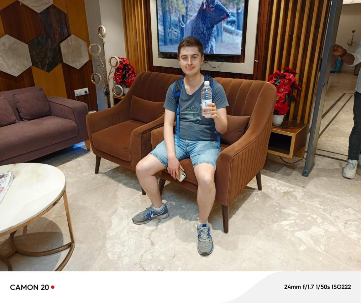 Hotel Glitz - Walk In From New Delhi Railway Station Ngoại thất bức ảnh