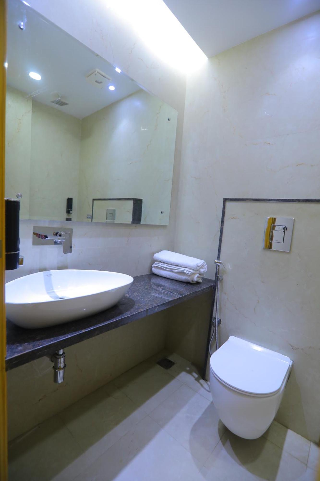Hotel Glitz - Walk In From New Delhi Railway Station Ngoại thất bức ảnh