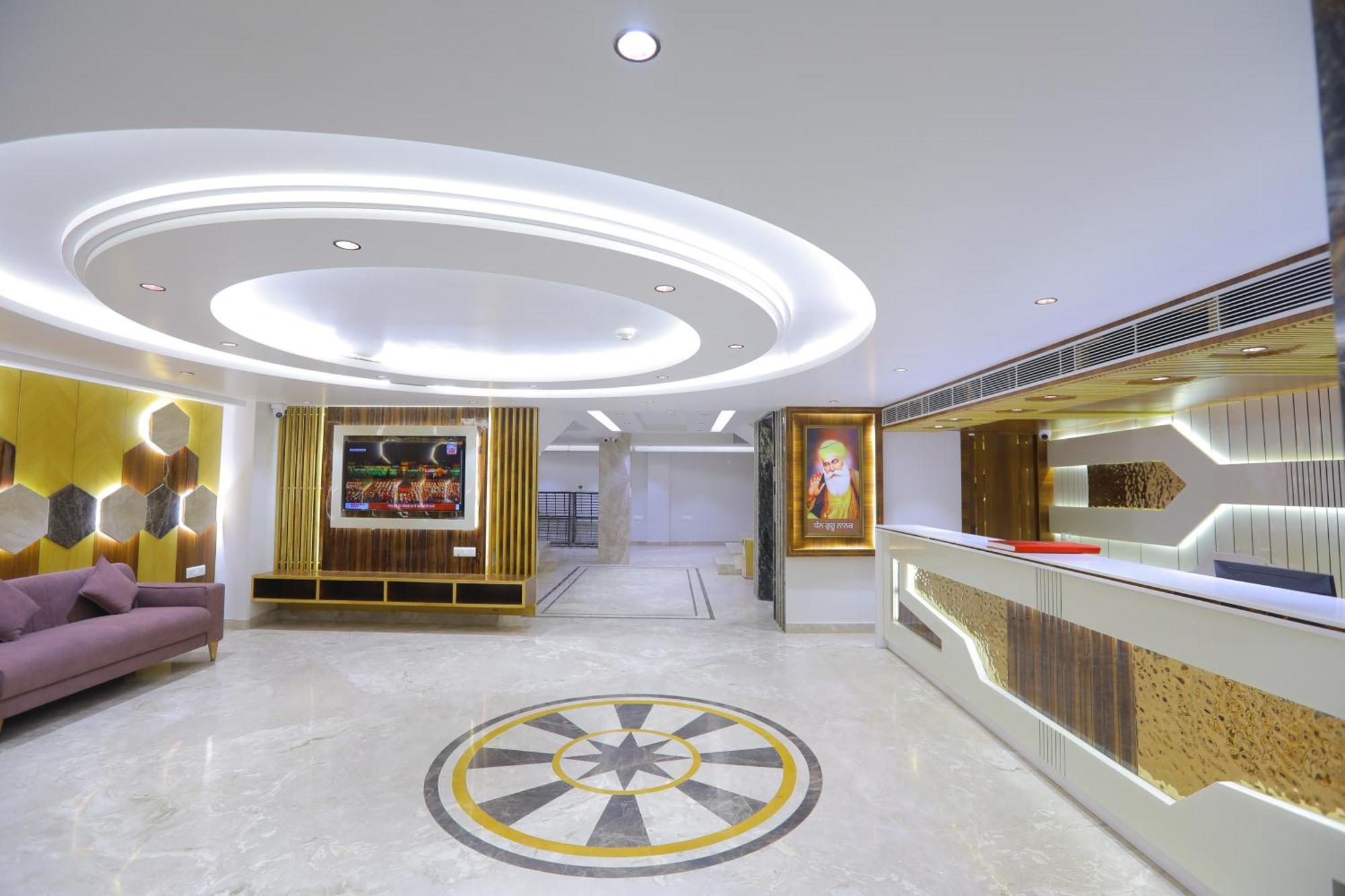 Hotel Glitz - Walk In From New Delhi Railway Station Ngoại thất bức ảnh